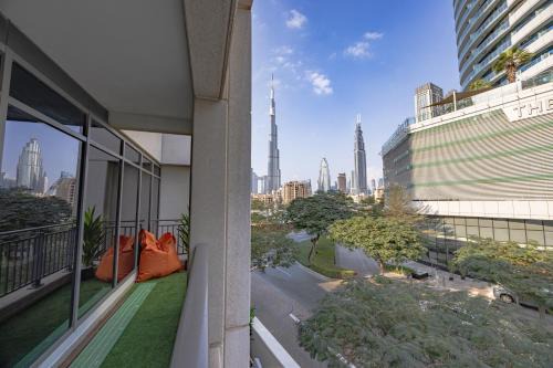 Durrani Homes - The Luxe Retreat 4BR Podium villa with private Jacuzzi and Burj Khalifa View