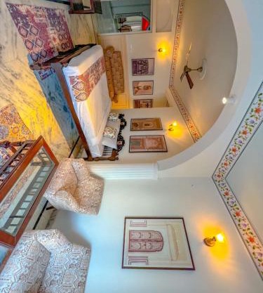 DYORE House by Bharat Mahal Palace