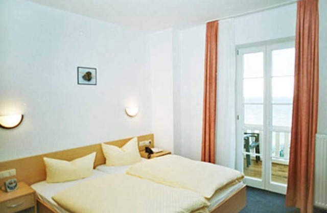 DZ 02. Standard mit Meerblick und Balkon - Hotel Garni Meeresgruß