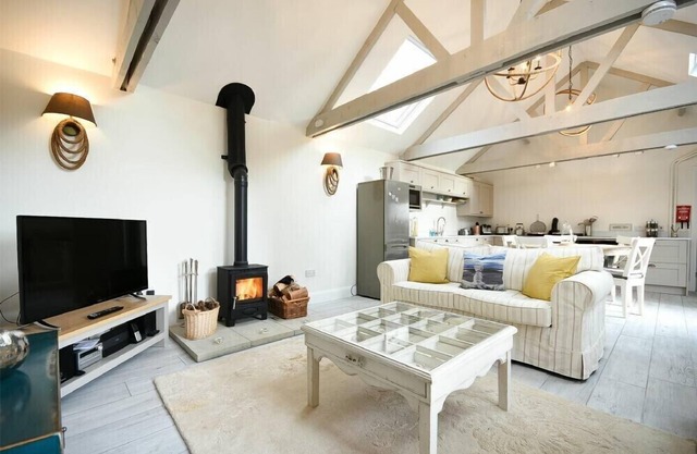 EAST FARM CROFT, pet friendly, with open fire in Embleton