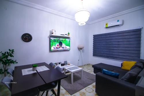 East Legon Luxury Stay - AC, Wifi, Netflix