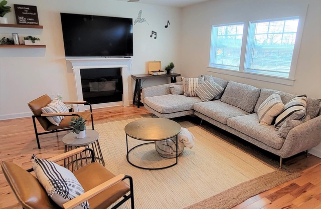 ⭐️East Nashville Retreat⭐️ Mins from downtown!