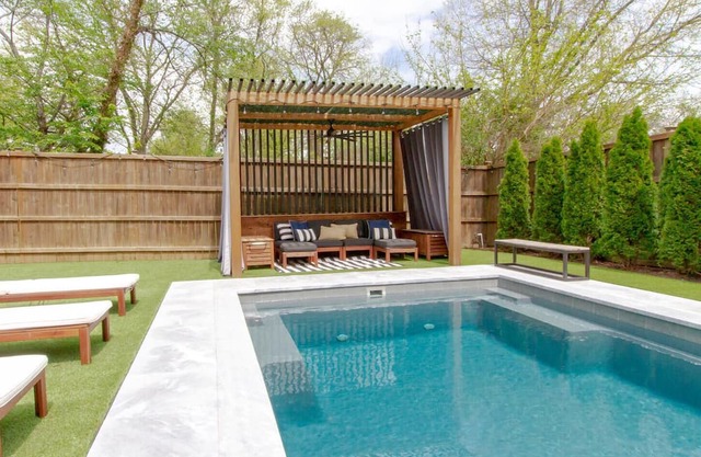 East Nashville Retreat— Large Pool — Outdoor Oasis