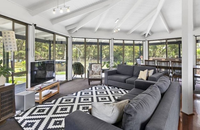 Eco Beach Escape On Over An Acre in Torquay