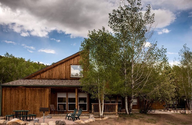 Eco-Friendly Cabin with Views of the Rocky Mountains in Colorado