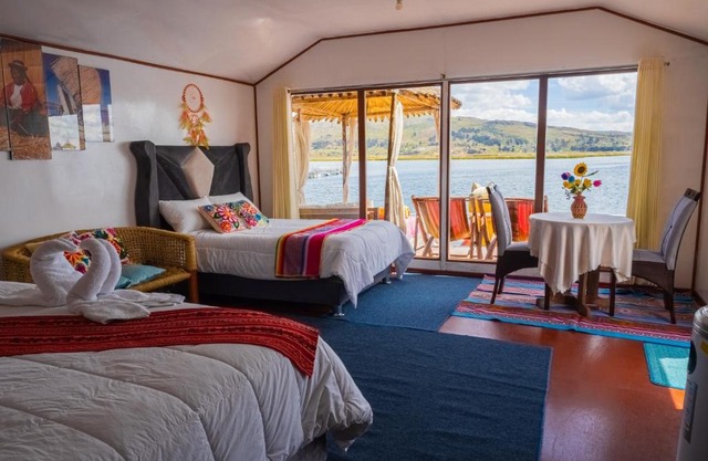 ECOS DEl TITICACA