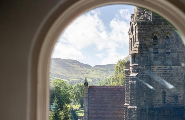Edale - Loft with a view