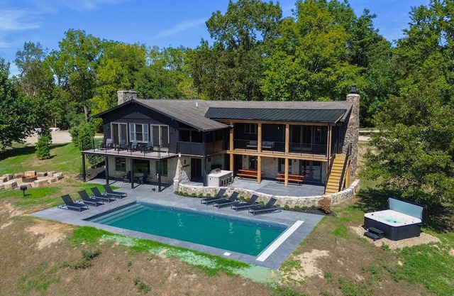 Eden Acres | Pool | Pool Table | Private Estate