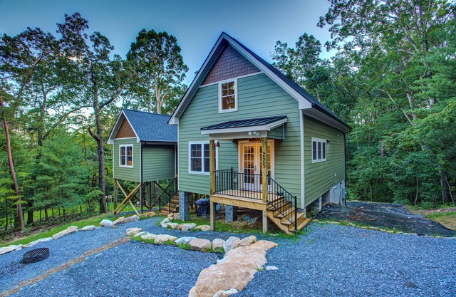Eden House - A cozy chic mountain escape