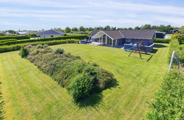 "Edzard" - 800m from the sea by Interhome
