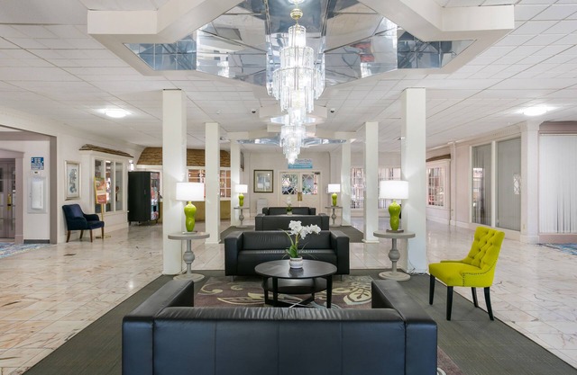 Eisenhower Hotel & Conference Center