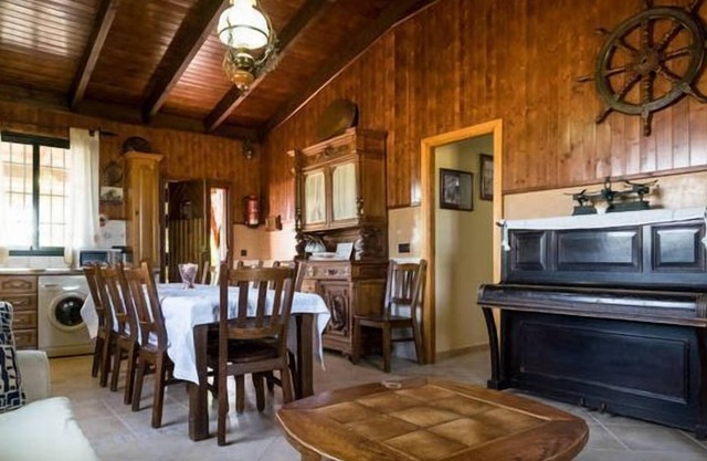 El Canal rural accommodation for 9 people