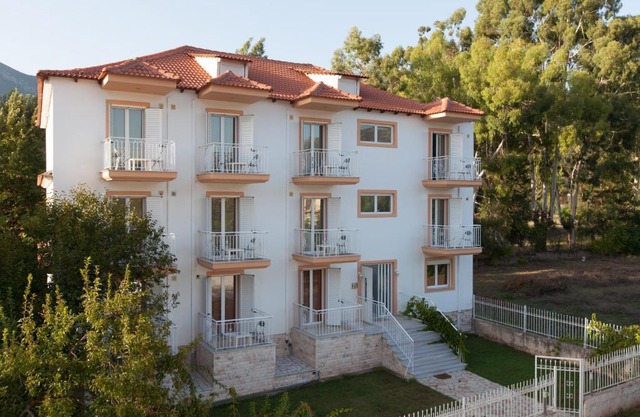 Elatos Apartments
