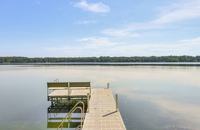 'Elbow Lake Escape' w/Dock in Underwood!