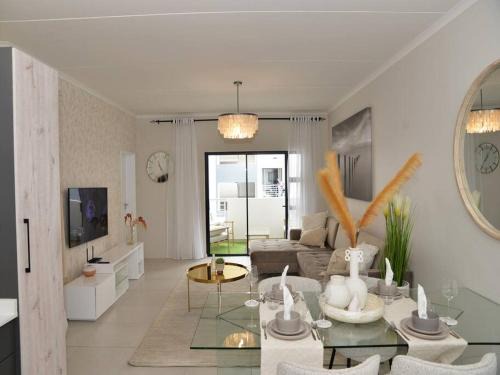Elcaro Luxury Villas-Urban Taupe