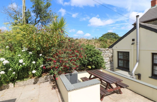 ELDAMAR COTTAGE, pet friendly, character holiday cottage in Falmouth