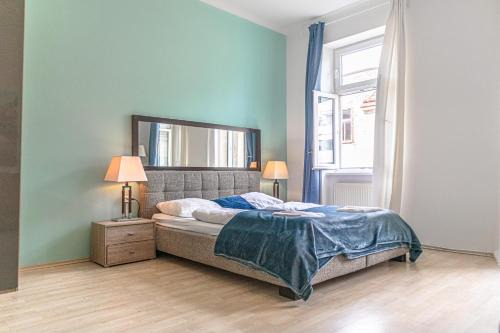 Elegant 2BR Apartment for 6P, Good for Longstays