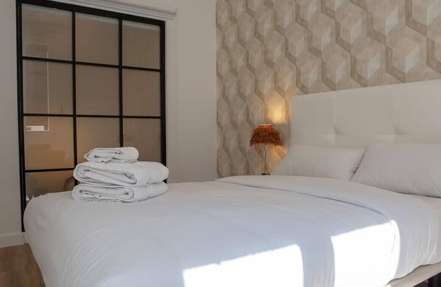 Elegant 3 Bedroom in La Latina