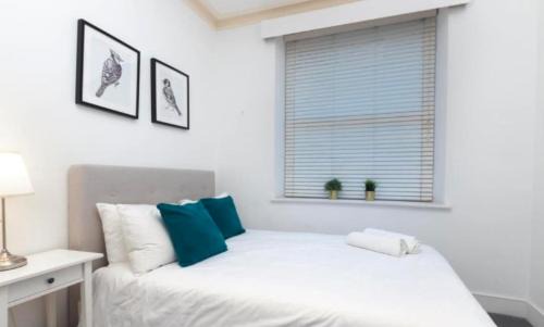 Elegant 3BR Apartment l Heart of Chelsea