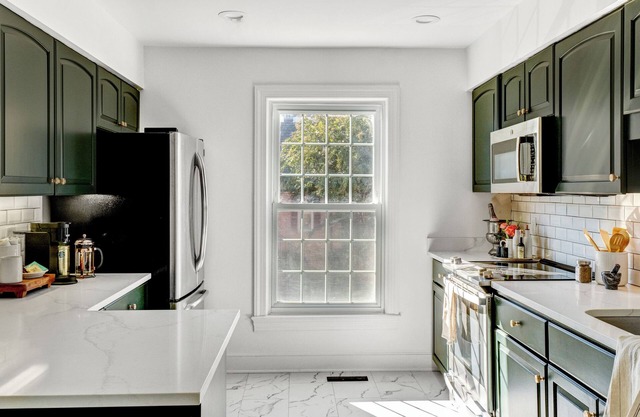 Elegant 4-bedroom in Clarendon Arlington walk to Metro