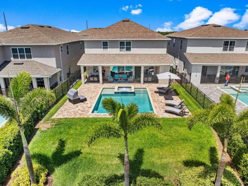 Elegant 8 Bdrm Villa With Games Room at Encore