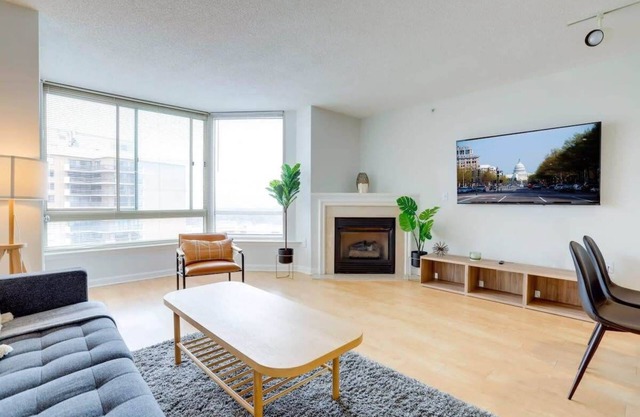 Elegant and Charming Apt in Ballston with Gym