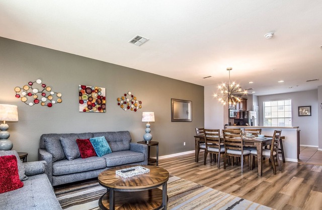 Elegant and Spacious 3BD Town Home With CDC Standards - Close to Convention Center #3vc007
