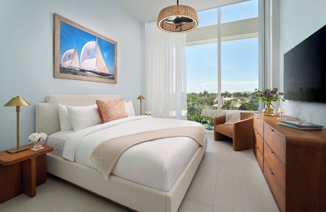 Elegant Coastal Room w/Plush Comfort + Stunning Marina Setting for Relaxation