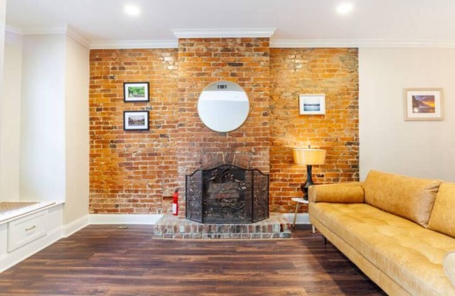 Elegant & Cozy ~ 5 star Location ~ Workspace ~ Backyard
