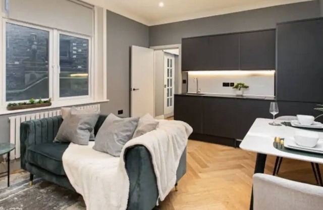 Elegant flat, heart of London.
