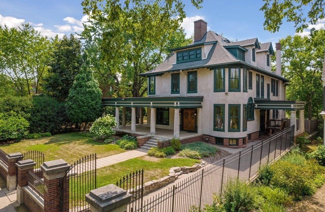Elegant, Historic Mansion Getaway