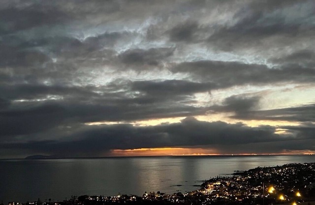Elegant Laguna Beach With Breathtaking Ocean, Catalina and City Lights View!