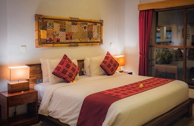 Elegant minimalist room for 2 people near Ubud shared infinity-edge swimmingpool