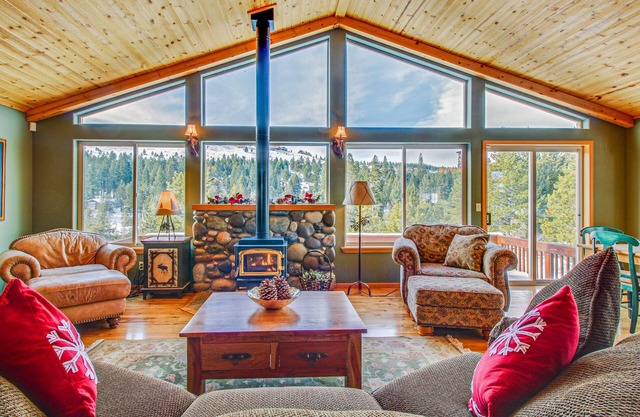 Elegant Mountain Retreat, Shared Hot Tub, Pool, & Resort Amenities - Near Beach