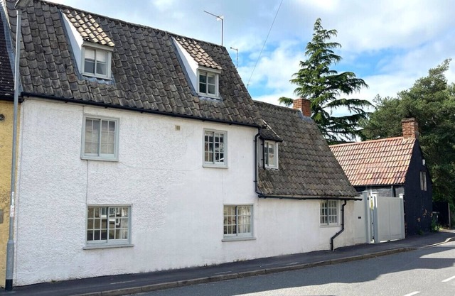 Elegant oak beamed house in pretty Buckden Village