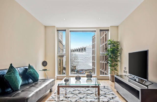 Elegant One Bed Serviced Apartment in Waterloo near Southwark