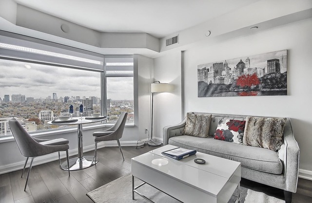 Elegant One-Bedroom in the Heart of Yorkville