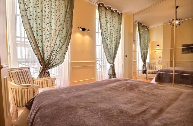 Elegant Suite Louvre-Palais Royal-Opera-Chatelet