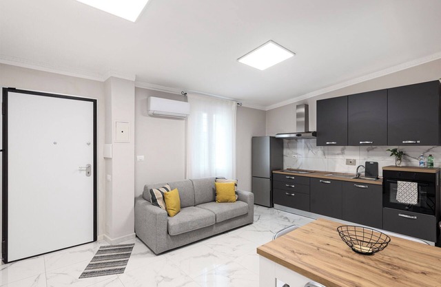 Elegant tourist accommodation facing metro C