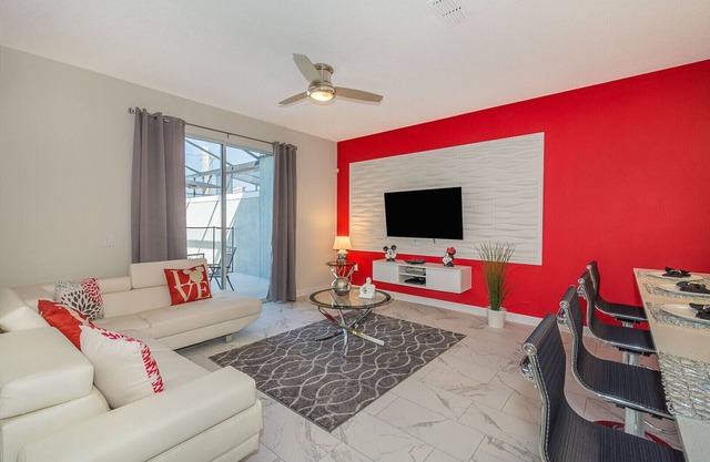 Elegant Townhouse 5Beds/4Baths/Pool/18 Min Disney