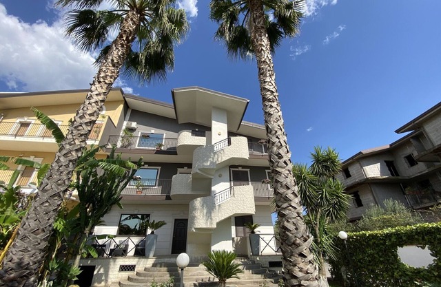 Elegant Villa between Etna and Sea, 2 min from Etnaland