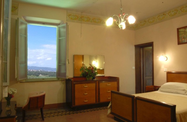 Elegant villa on Lake Trasimeno - Margherita