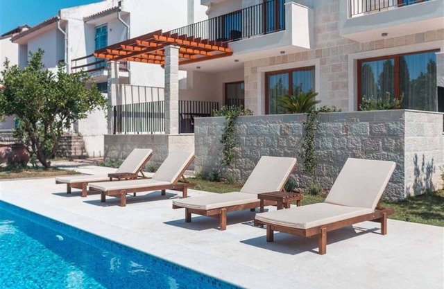 Elegant Villa Zen Port