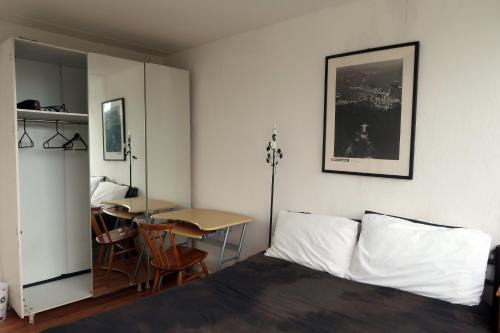 Elephant & Castle - Zone 2 - PRIVATE ROOMS - SHARED BATHROOM