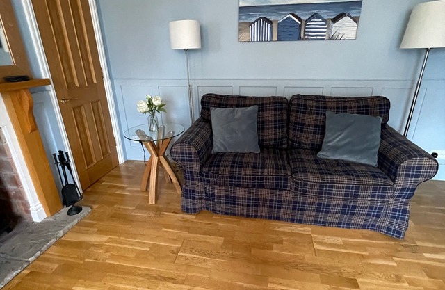 Elie Residence Studio Apartment, perfect for 2! Ground-floor.