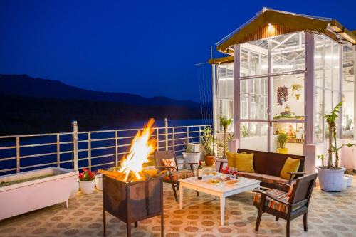 ELIVAAS BYDM The Ganges 2 BHK Glasshouse Villa With Pvt Pool & Lift