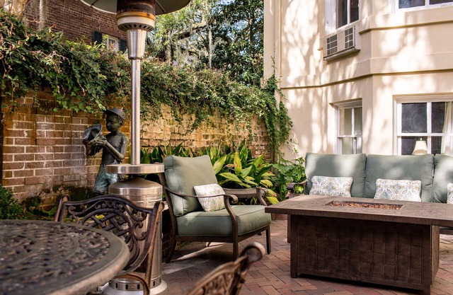 Eliza Thompson House, Historic Inns of Savannah Collection