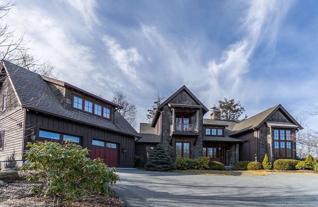 Elk Camp Lodge - Luxury, Hot Tub, Game Room, Outdoor Fireplace