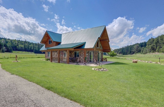 Elk Creek Retreat | 3 Bed, 1 Bath