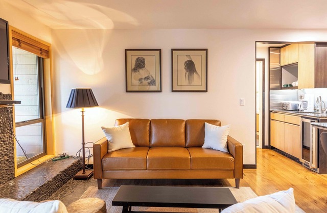 Elkhorn Retreat: Condo with Pond Views, Pool & Pet-Friendly